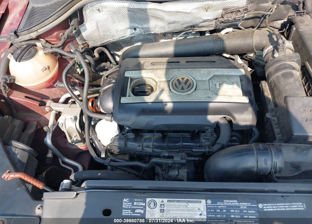 2011 VOLKSWAGEN TIGUAN SE VIN: WVGBV7AX1BW000938