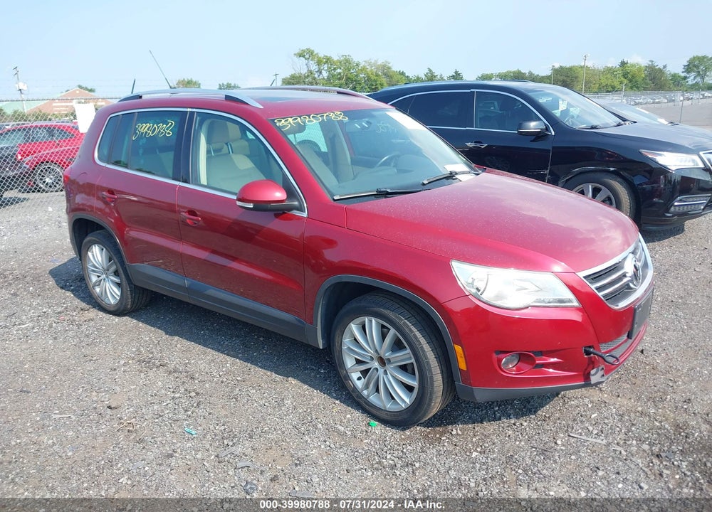 2011 VOLKSWAGEN TIGUAN SE VIN: WVGBV7AX1BW000938