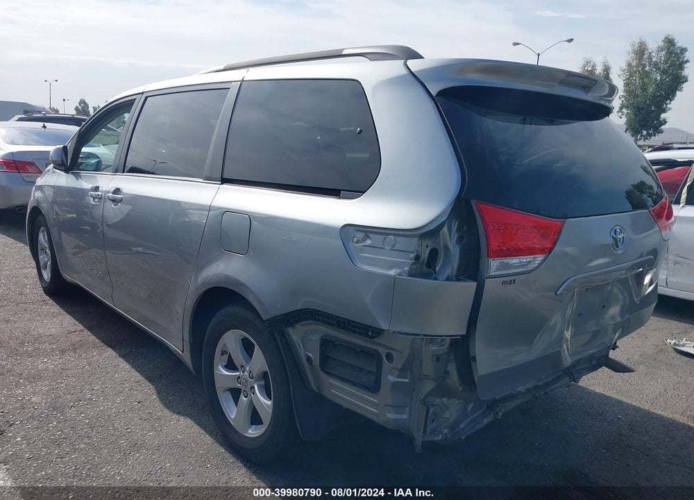 2011 TOYOTA SIENNA LE V6 VIN: 5TDKK3DC7BS109130