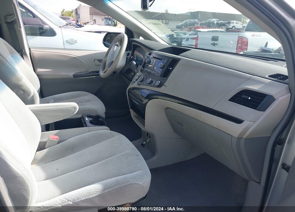 2011 TOYOTA SIENNA LE V6 VIN: 5TDKK3DC7BS109130