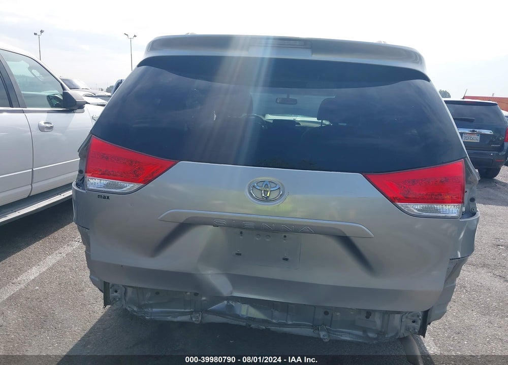 2011 TOYOTA SIENNA LE V6 VIN: 5TDKK3DC7BS109130