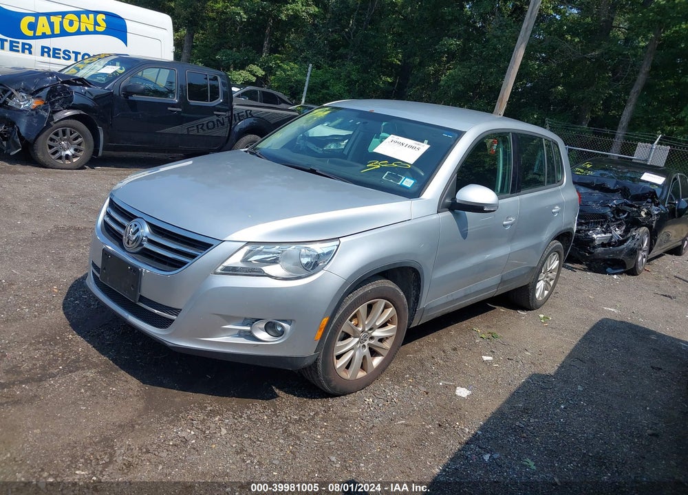 2010 VOLKSWAGEN TIGUAN S VIN: WVGBV7AX5AW513821