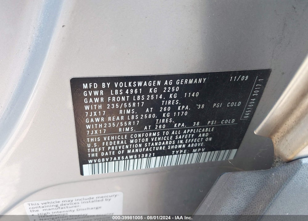2010 VOLKSWAGEN TIGUAN S VIN: WVGBV7AX5AW513821