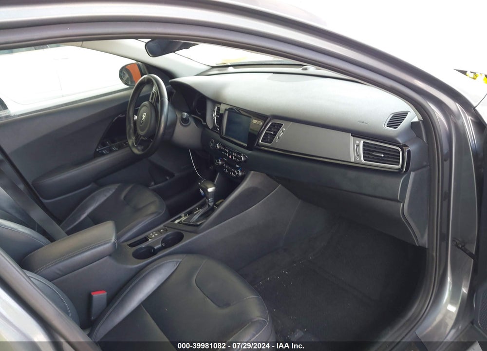 2017 KIA NIRO TOURING VIN: KNDCE3LC5H5069979