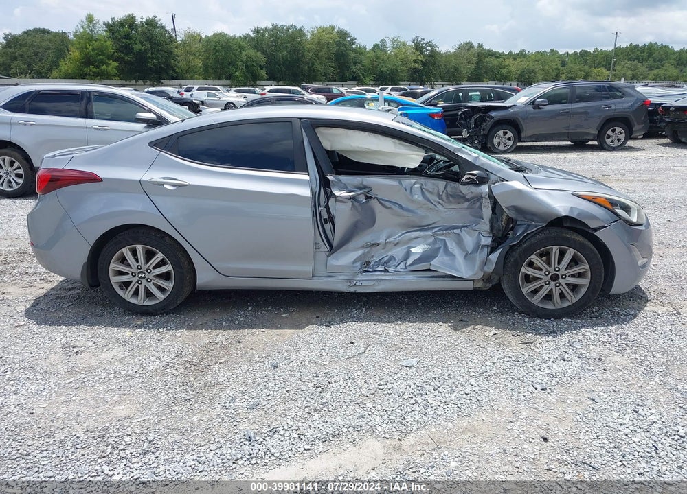 2016 HYUNDAI ELANTRA VIN: 5NPDH4AE2GH797442