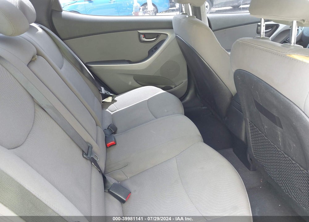 2016 HYUNDAI ELANTRA VIN: 5NPDH4AE2GH797442