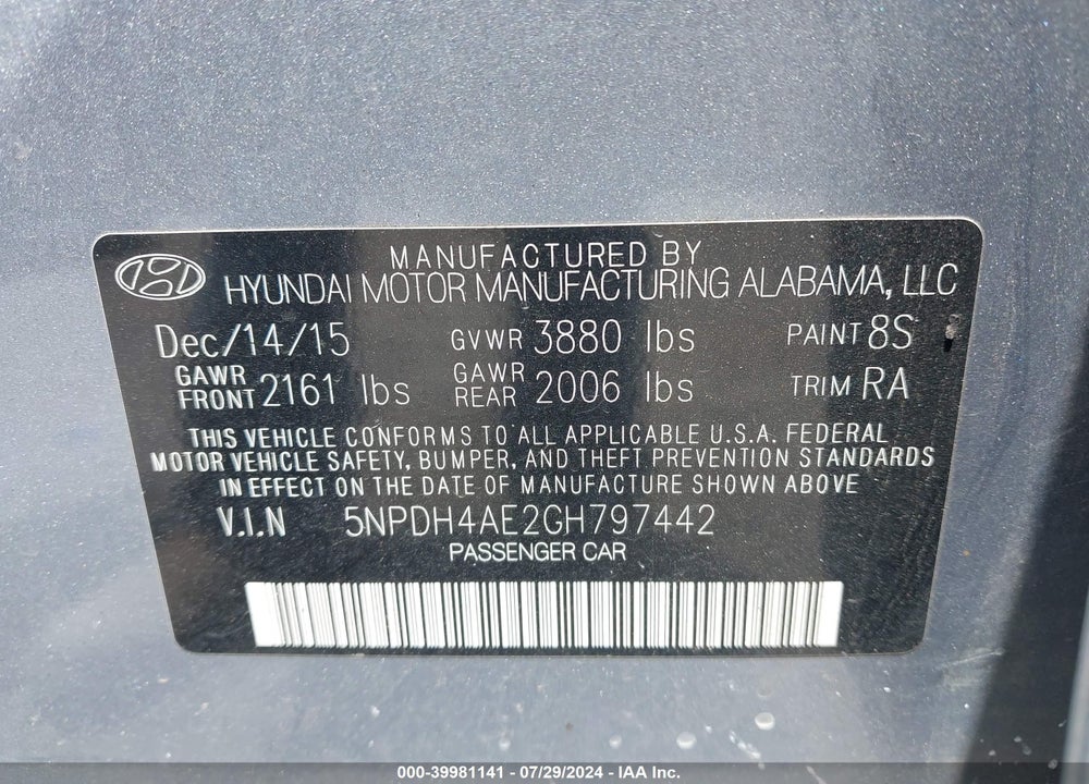 2016 HYUNDAI ELANTRA VIN: 5NPDH4AE2GH797442