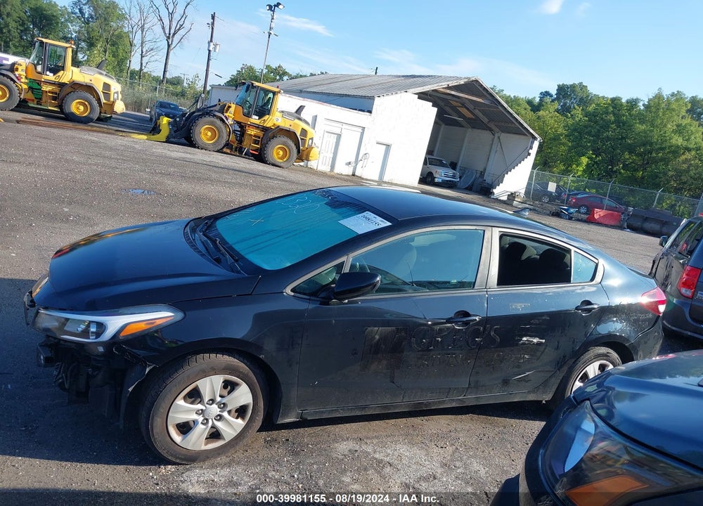 2018 KIA FORTE LX VIN: 3KPFK4A7XJE218320