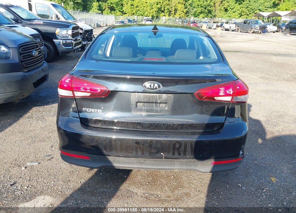 2018 KIA FORTE LX VIN: 3KPFK4A7XJE218320