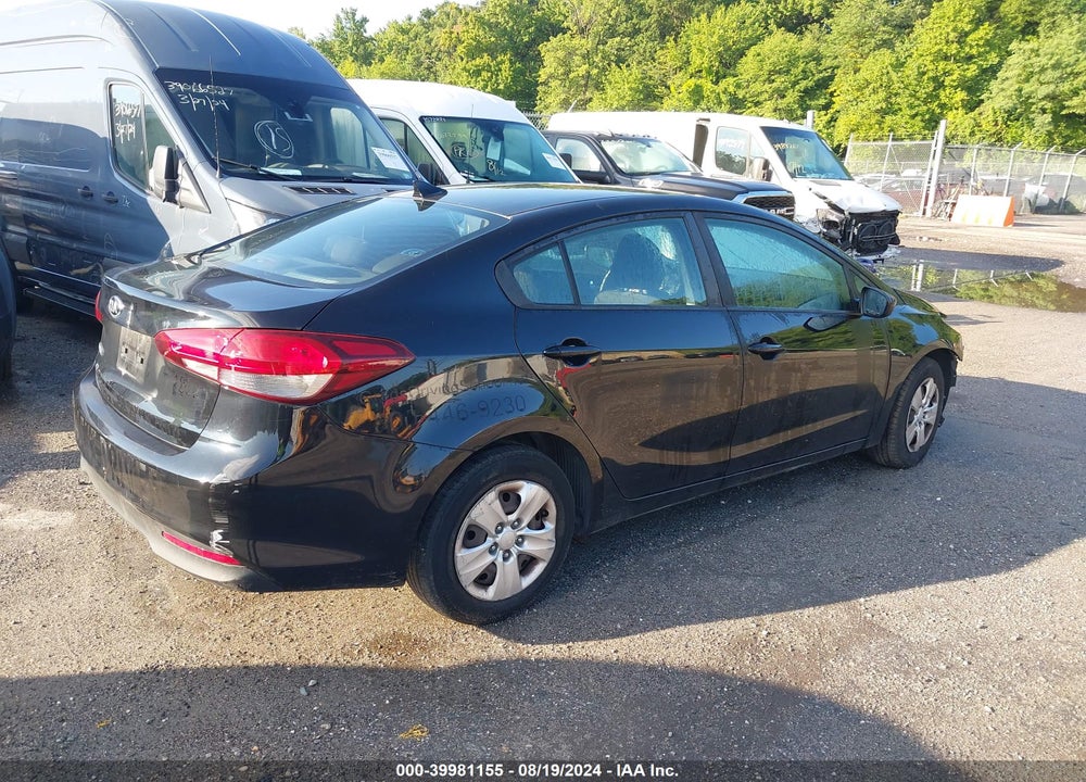 2018 KIA FORTE LX VIN: 3KPFK4A7XJE218320