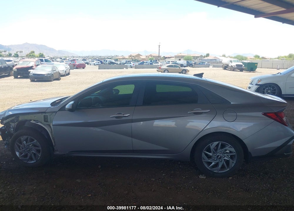 2024 HYUNDAI ELANTRA SEL VIN: KMHLM4DG9RU711469