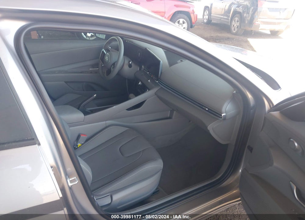 2024 HYUNDAI ELANTRA SEL VIN: KMHLM4DG9RU711469