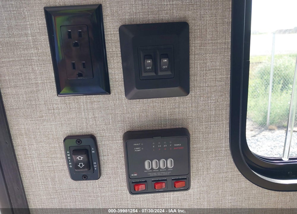2022 JAYCO JAYFL184BH VIN: 1UJBJ0BL2N17Z0397