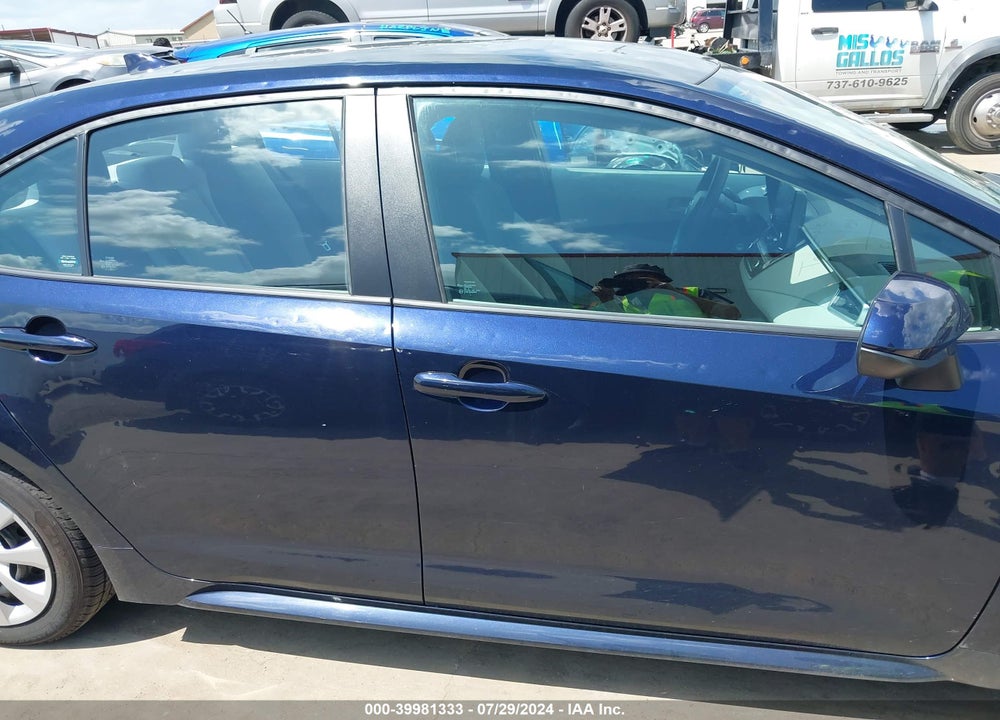 2022 TOYOTA COROLLA LE VIN: 5YFEPMAE7NP341461