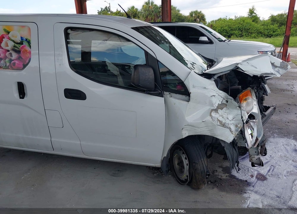 2015 NISSAN NV200 SV VIN: 3N6CM0KN7FK733994