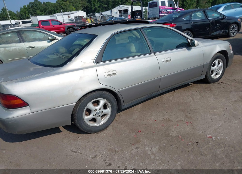 1997 LEXUS ES 300 VIN: JT8BF22G9V5012640