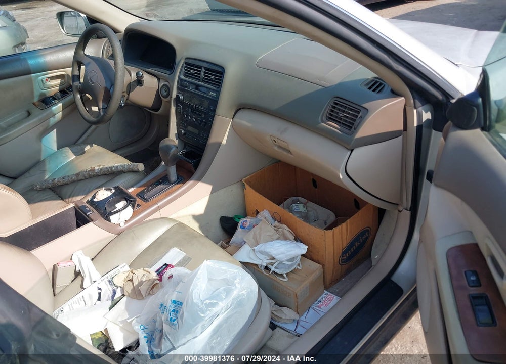 1997 LEXUS ES 300 VIN: JT8BF22G9V5012640