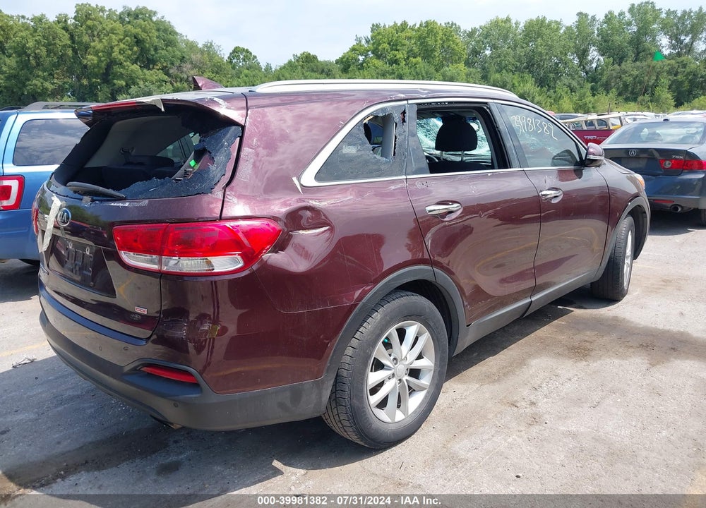 2018 KIA SORENTO 2.4L LX VIN: 5XYPG4A32JG349800