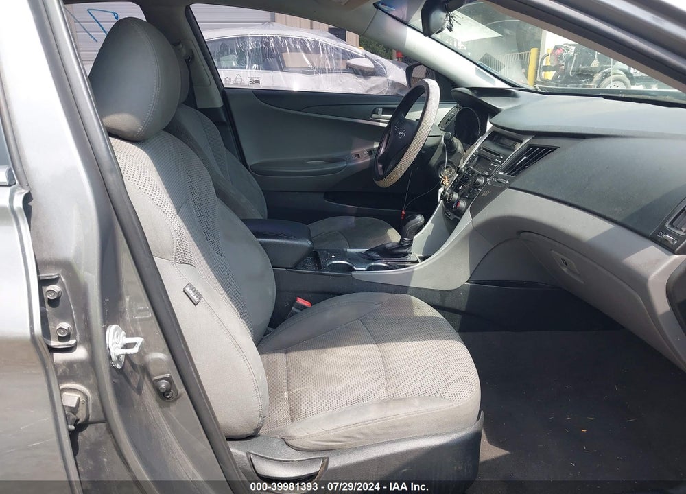 2014 HYUNDAI SONATA GLS VIN: 5NPEB4AC9EH901863