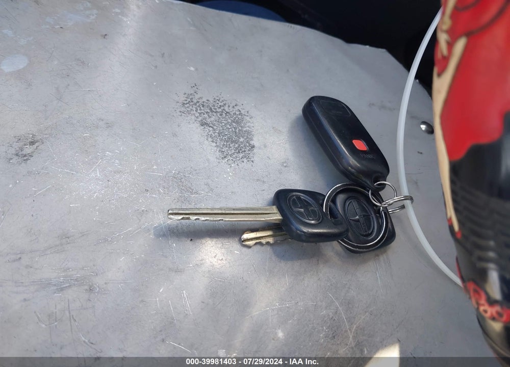 2004 SCION XB VIN: JTLKT324440145781