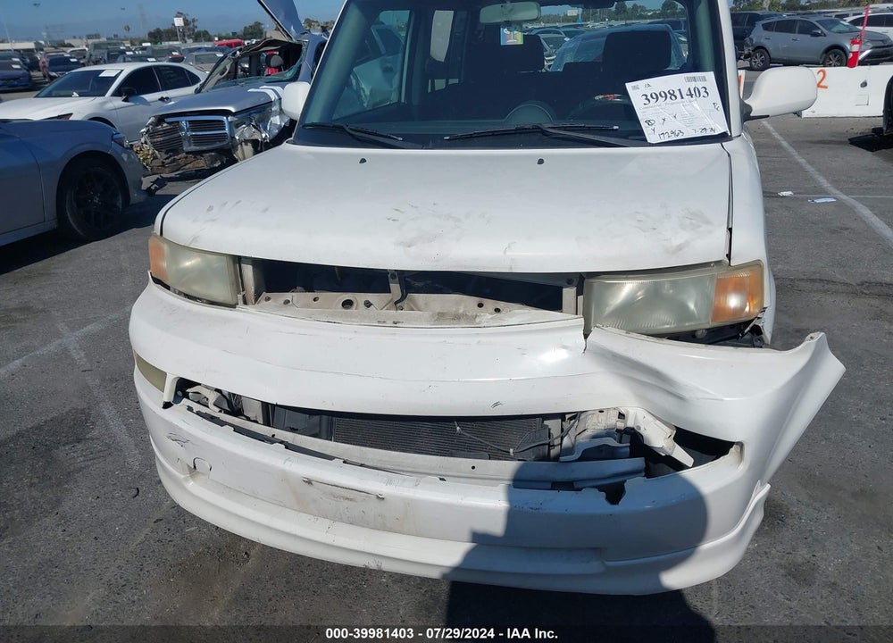 2004 SCION XB VIN: JTLKT324440145781