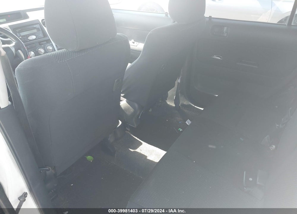 2004 SCION XB VIN: JTLKT324440145781