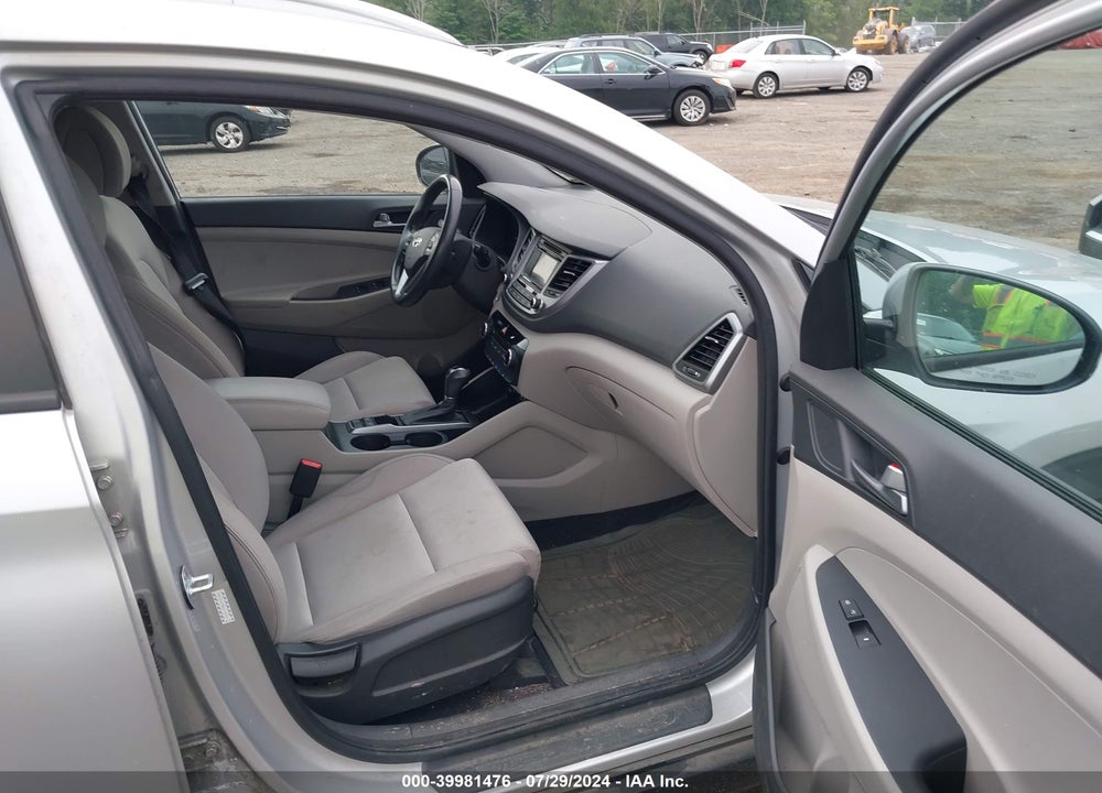 2016 HYUNDAI TUCSON SPORT VIN: KM8J3CA23GU113470