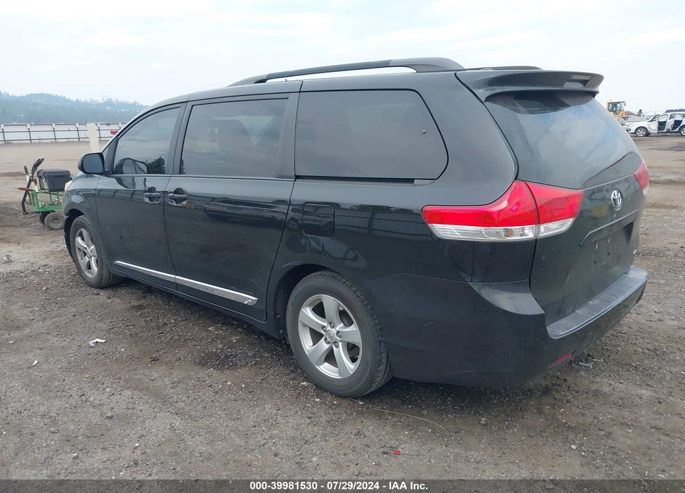 2013 TOYOTA SIENNA LE V6 8 PASSENGER VIN: 5TDKK3DC2DS393575