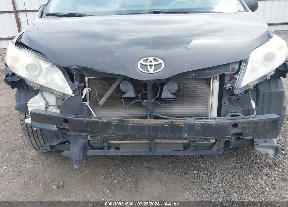 2013 TOYOTA SIENNA LE V6 8 PASSENGER VIN: 5TDKK3DC2DS393575