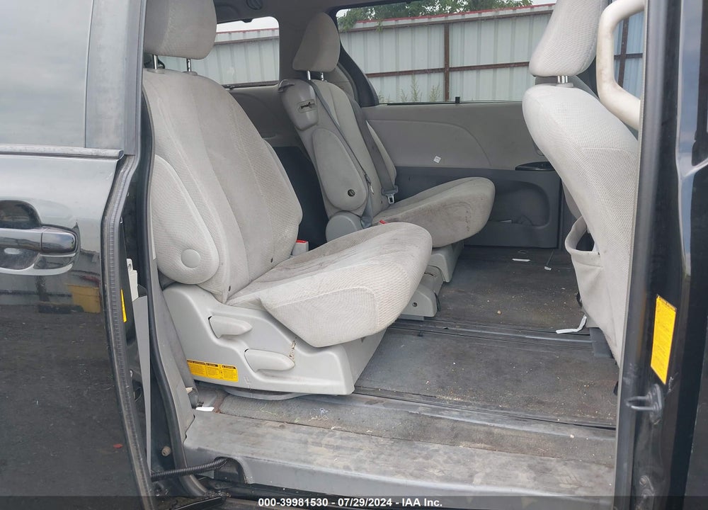 2013 TOYOTA SIENNA LE V6 8 PASSENGER VIN: 5TDKK3DC2DS393575