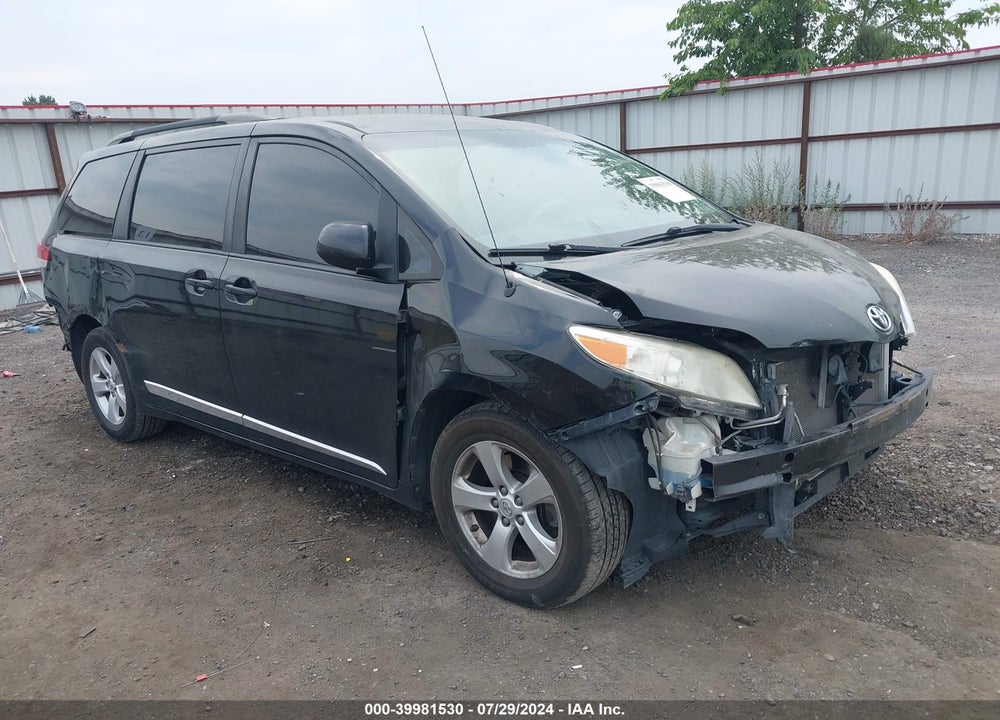 2013 TOYOTA SIENNA LE V6 8 PASSENGER VIN: 5TDKK3DC2DS393575