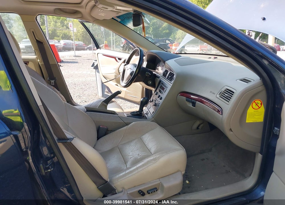 2004 VOLVO S60 2.5T AWD VIN: YV1RH59H342413900
