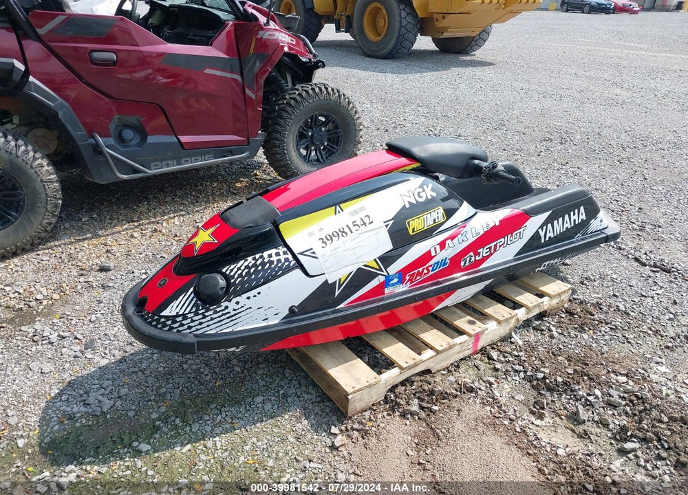 2013 YAMAHA SUPERJET VIN: YAMH0131D313