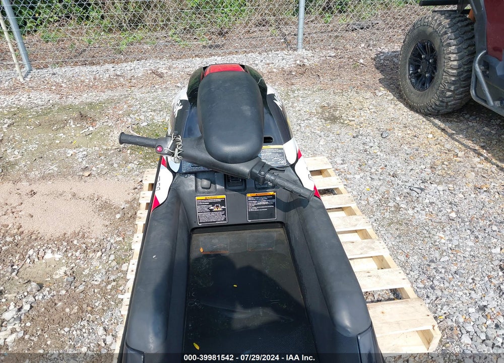 2013 YAMAHA SUPERJET VIN: YAMH0131D313