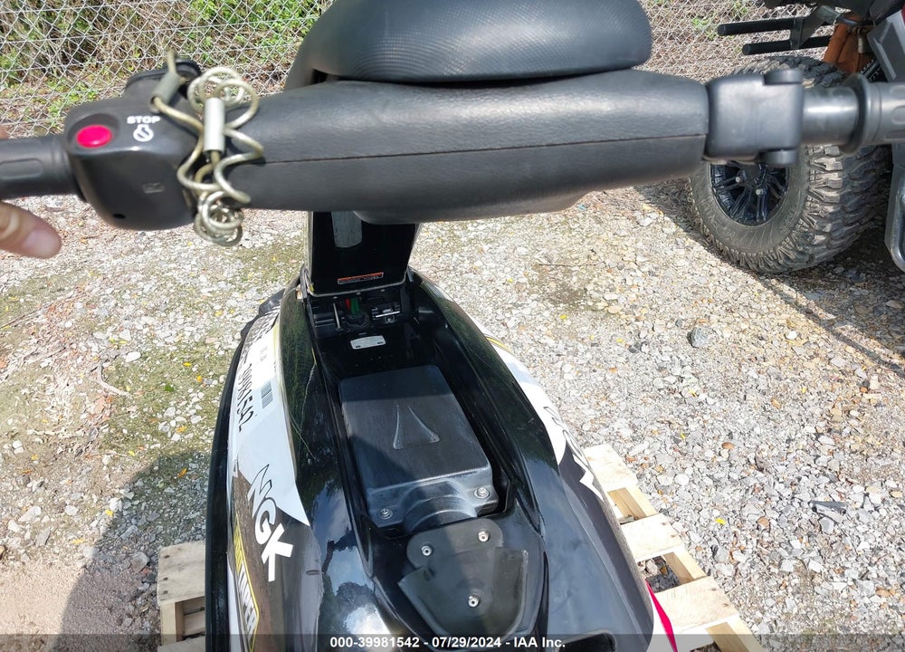 2013 YAMAHA SUPERJET VIN: YAMH0131D313