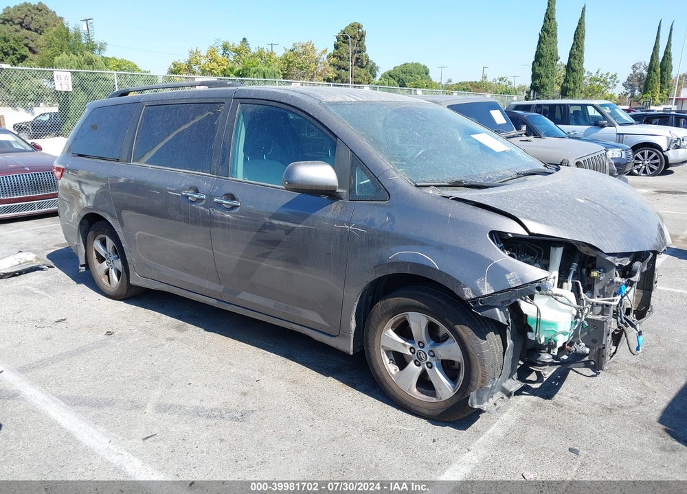2019 TOYOTA SIENNA LE 8 PASSENGER VIN: 5TDKZ3DC1KS970203