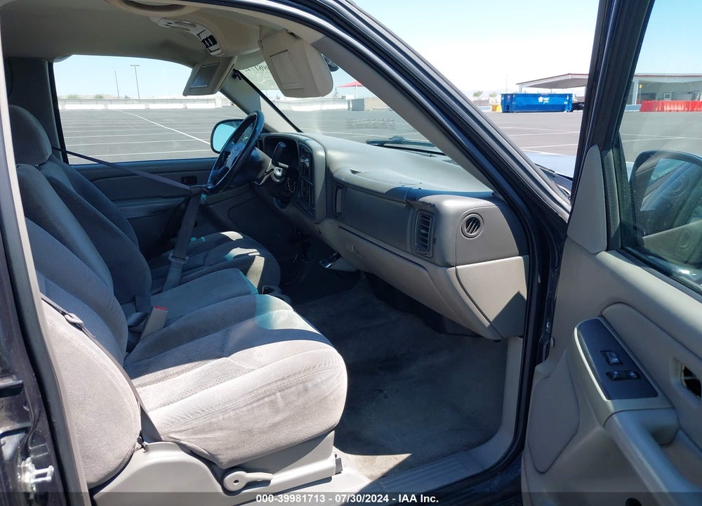 2004 CHEVROLET TAHOE LS VIN: 1GNEC13V94J327255