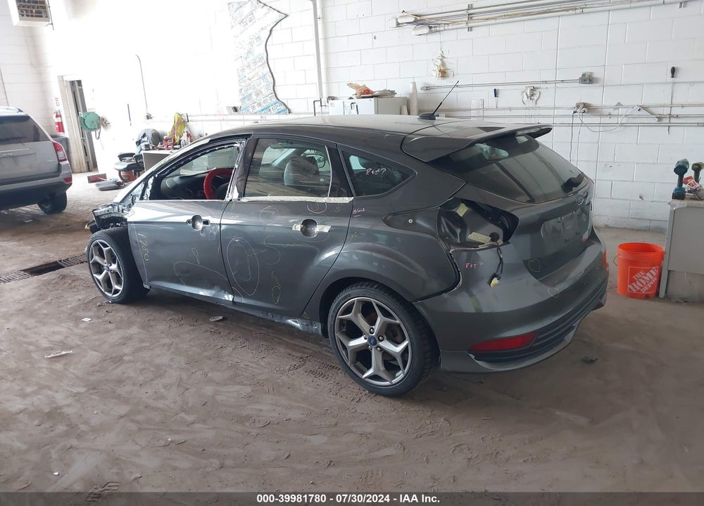 2017 FORD FOCUS ST VIN: 1FADP3L94HL328353