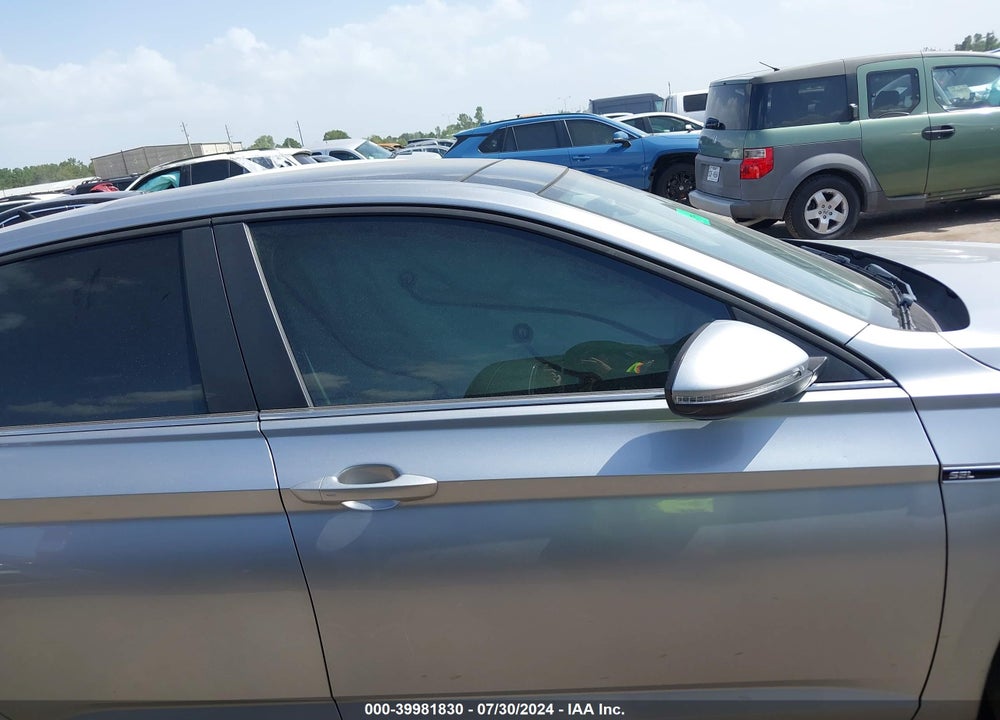 2020 VOLKSWAGEN JETTA 1.4T SEL PREMIUM VIN: 3VWGB7BU0LM008048