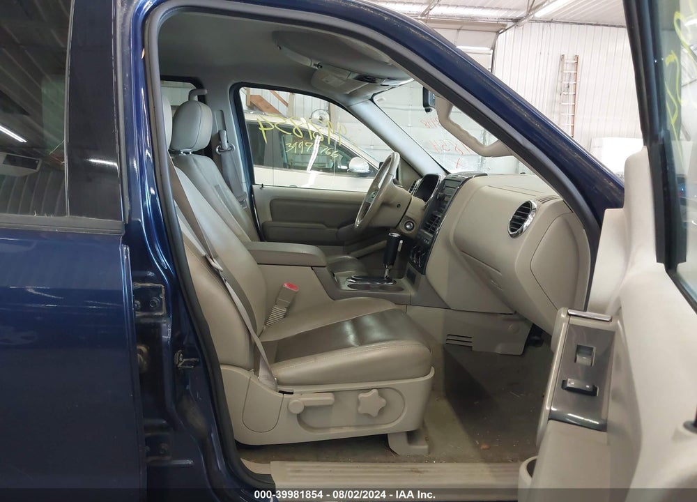 2006 FORD EXPLORER XLT VIN: 1FMEU73E56UA11048