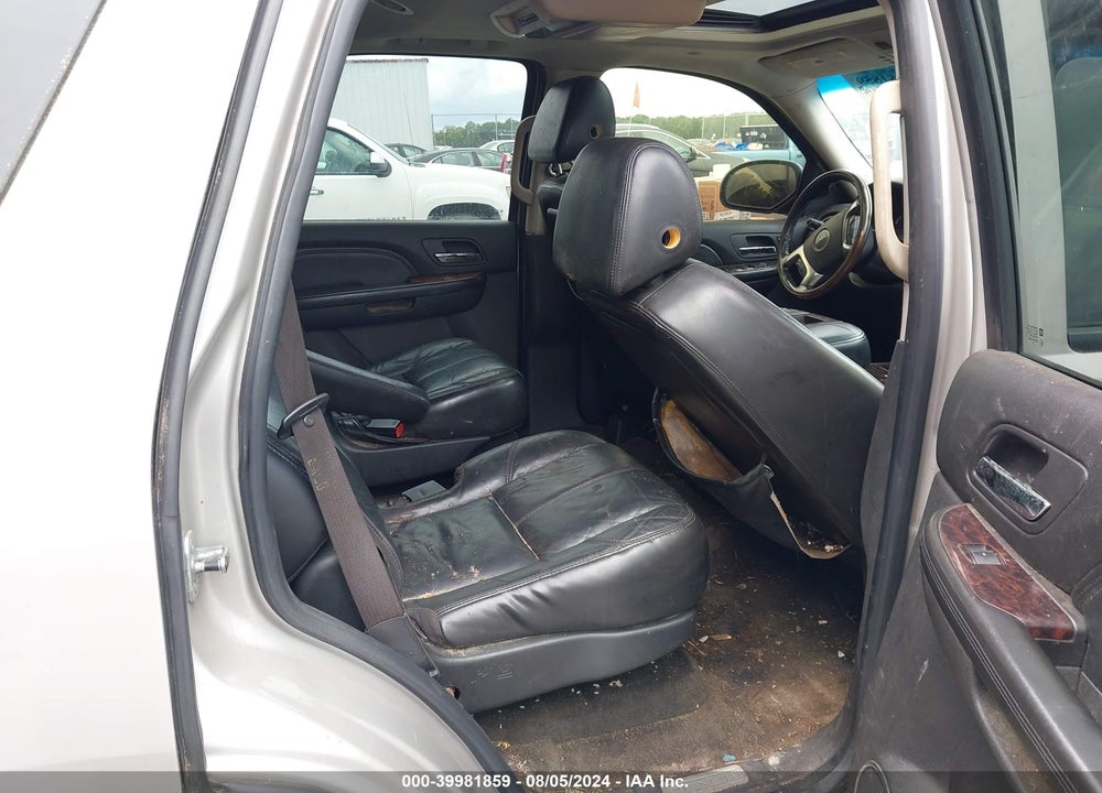2007 GMC YUKON DENALI VIN: 1GKFK63857J246785