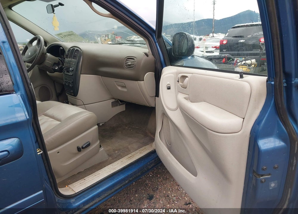 2005 DODGE GRAND CARAVAN SXT VIN: 2D4GP44L15R283093