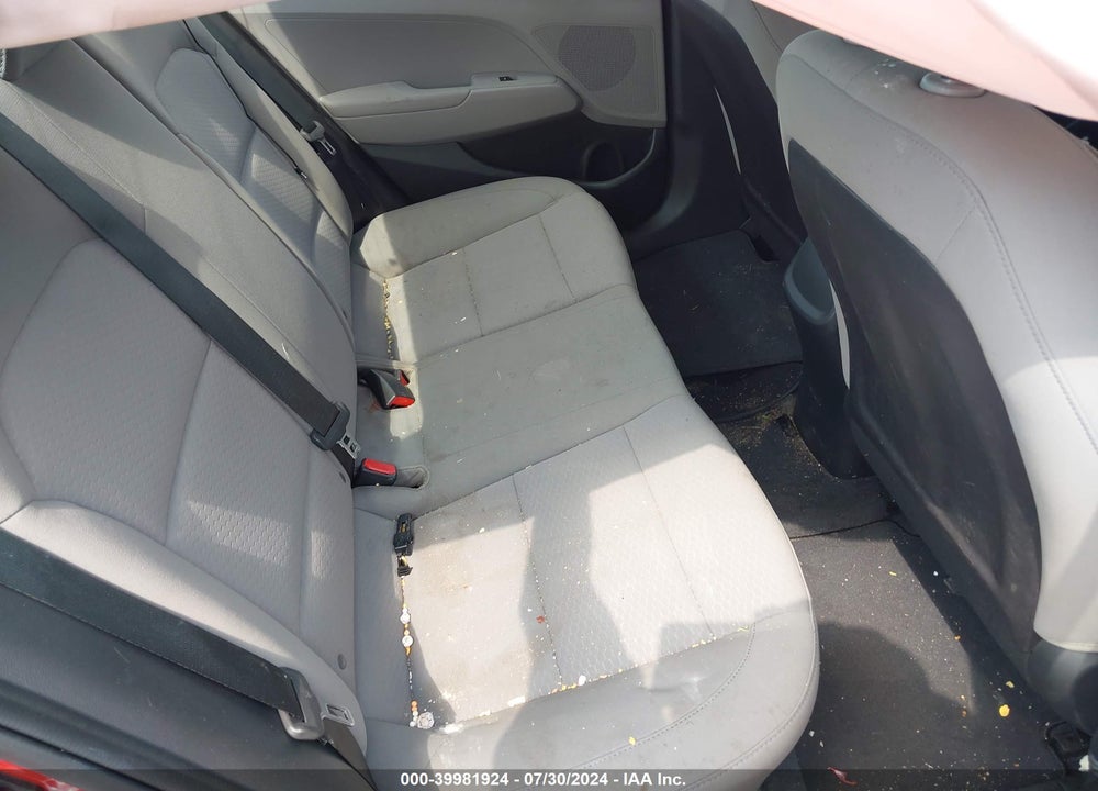 2019 HYUNDAI ELANTRA SE VIN: 5NPD74LF6KH449631