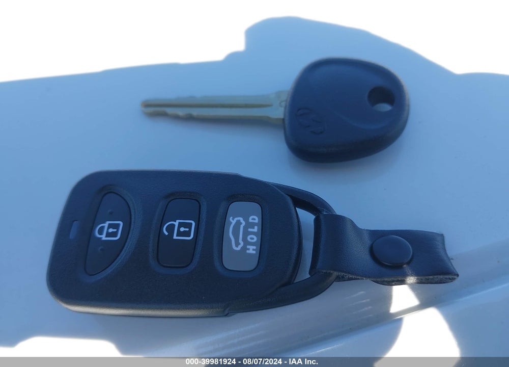 2019 HYUNDAI ELANTRA SE VIN: 5NPD74LF6KH449631