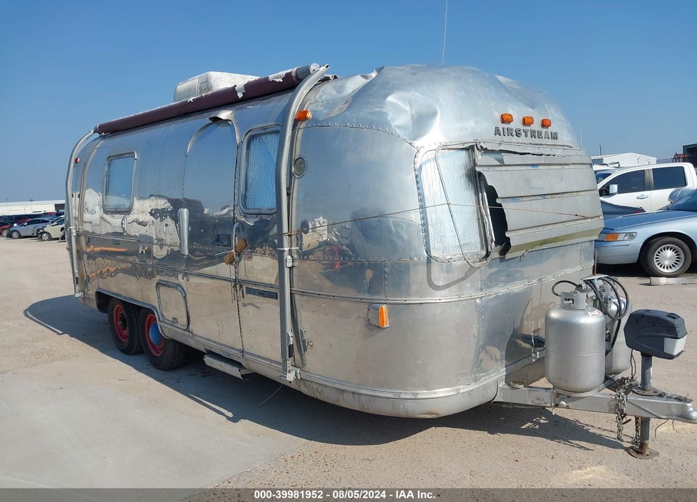 1971 AIRSTREAM LAND YACHT SAFARI 26 VIN: 0000000L23T1J1535