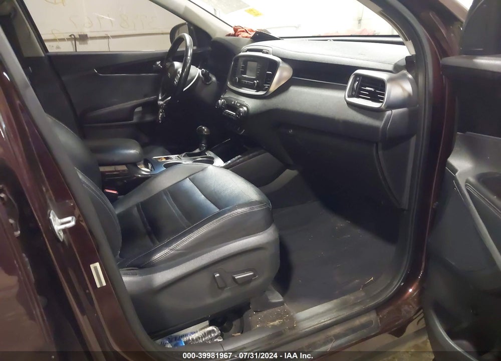2016 KIA SORENTO 3.3L EX VIN: 5XYPHDA52GG001910