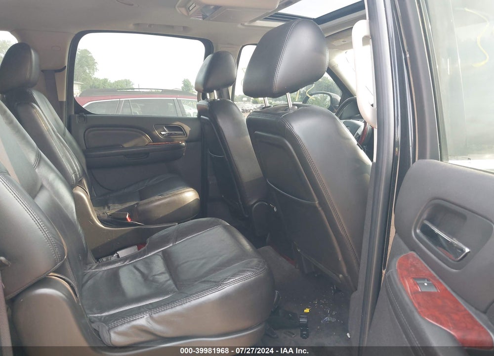 2011 CADILLAC ESCALADE ESV PREMIUM VIN: 1GYS4JEF2BR160857
