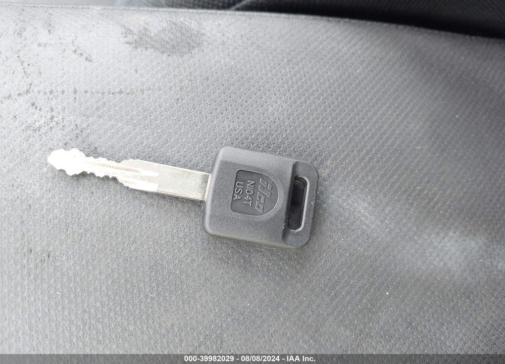 2013 NISSAN ROGUE S VIN: JN8AS5MT9DW018648