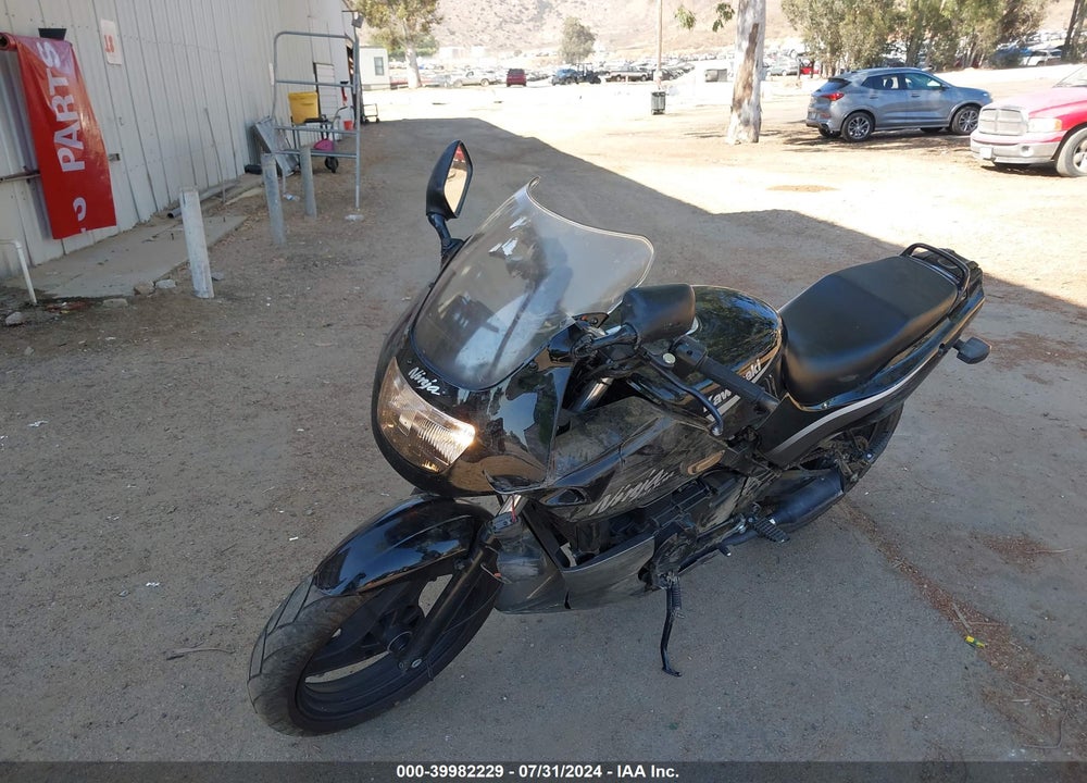 2005 KAWASAKI EX500 D VIN: JKAEXVD105A090392