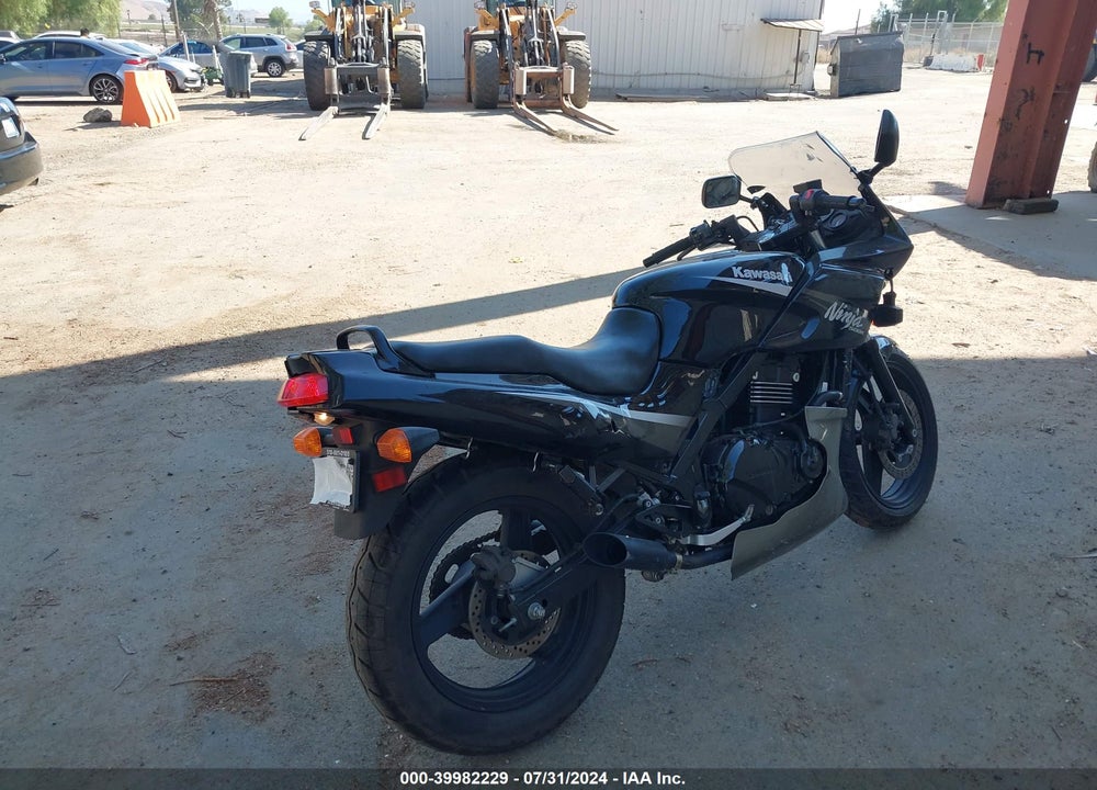 2005 KAWASAKI EX500 D VIN: JKAEXVD105A090392